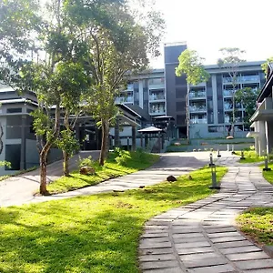 Resort The Mountain Courtyard, Thekkady